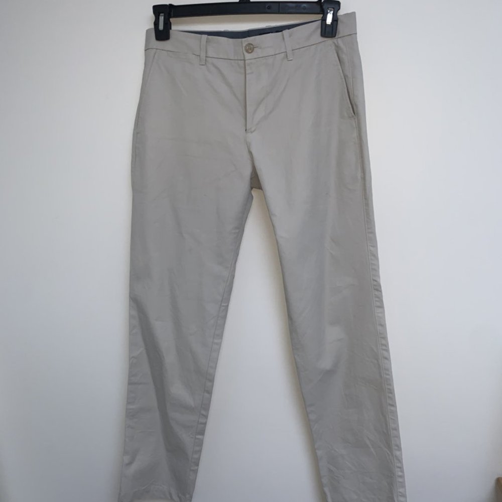 Men's Gap Flat front straight khakis